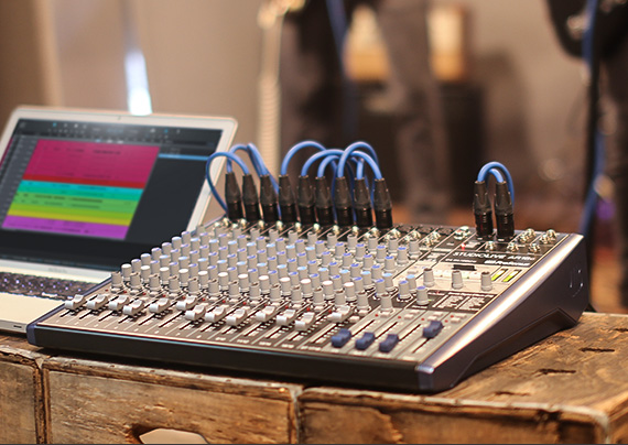 StudioLive AR16c: 16 channel USB-C™ Compatible Audio Interface / Analog Mixer / Stereo SD Recorder